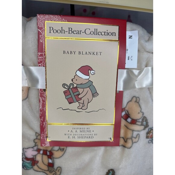 Winnie the Pooh Christmas Baby Blanket - Picture 2 of 5